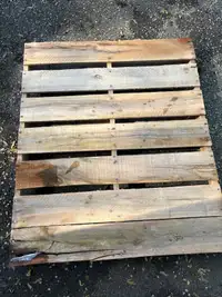 Free wood pallets 