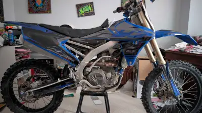 Selling my 2015 Yamaha YZ450R, a high-performance dirt bike designed for motocross and off-road adve...