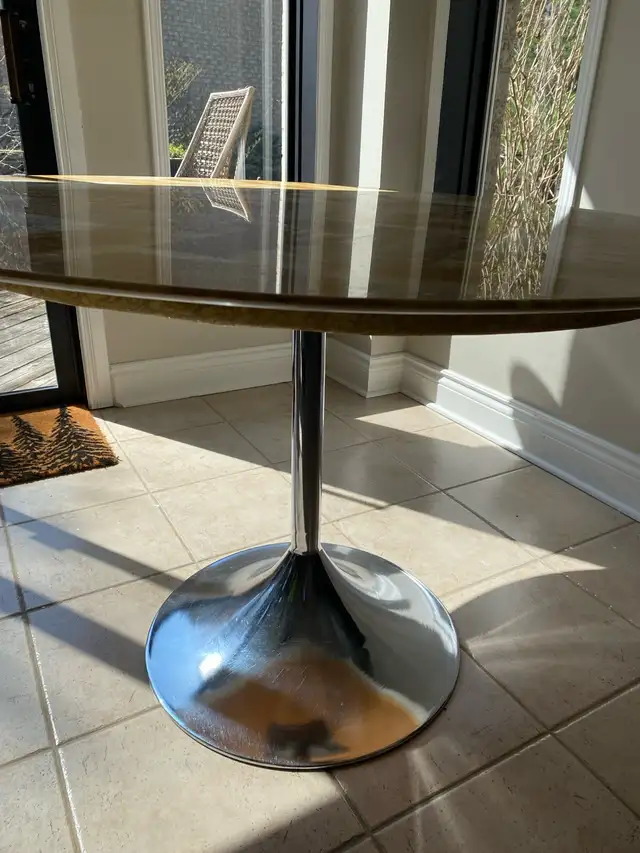 Pedestal Marble Table - 45” Round in Dining Tables & Sets in Hamilton - Image 3
