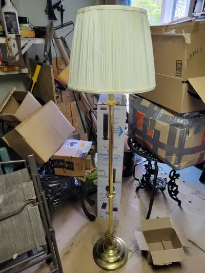BEAUTIFUL Floor LAMP and matching Table lamps-GOLD AND WHITE, View more