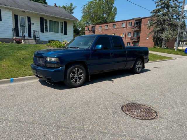 2002 Chevrolet Silverado 1500 RWD in Cars & Trucks in Oakville / Halton Region - Image 3