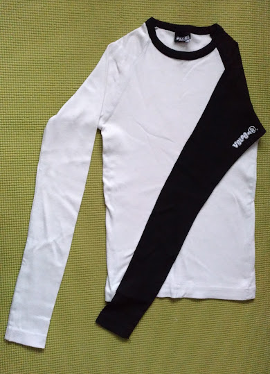 Asymmetrical VOLCOM long sleeve, View more