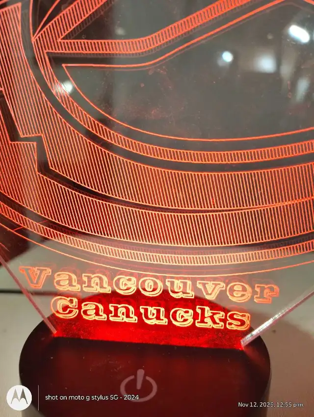 Vancouver Canucks LED Light in Indoor Lighting & Fans in Brantford - Image 5