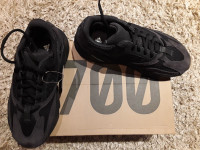 Chaussure Adidas Yeezy Boost 700 $200