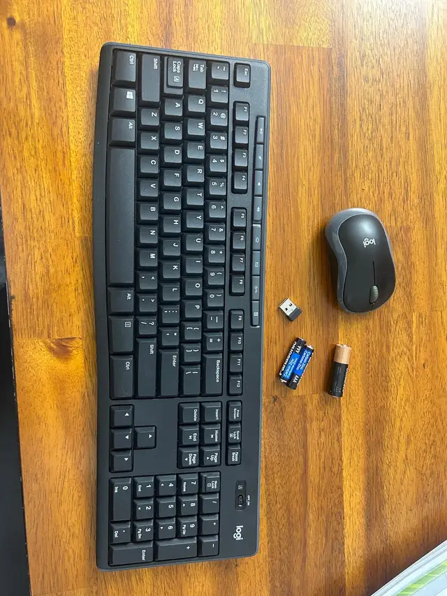Logitech Keyboard and Mouse in Mice, Keyboards & Webcams in City of Montréal - Image 3