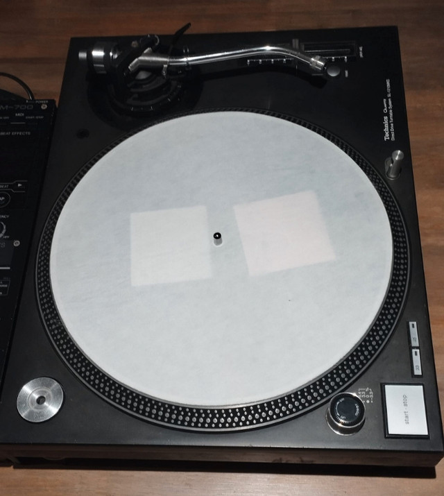 Technics SL-1210MK5 turntables and Pioneer DJM-700 4-ch DJ Mixer in Other in Mississauga / Peel Region - Image 3