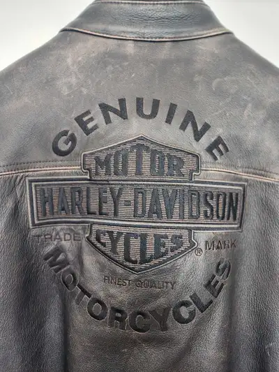 Size XL Genuine Harley Davidson Motorclothes. Limited edition vintage look jacket. Excellent conditi...