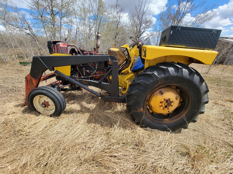 Tractor and loader Farming Equipment Regina Kijiji