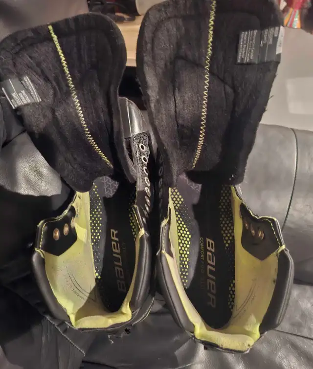 Goalie equipment in Hockey in Markham / York Region - Image 2