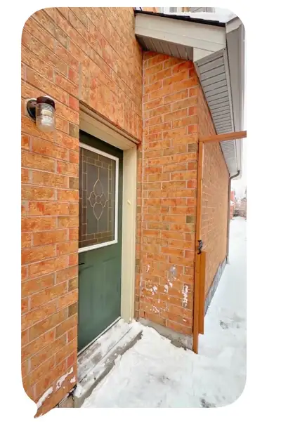 * Spacious bedroom with mirrored closet, and an extra closet with storage * Open concept living room...