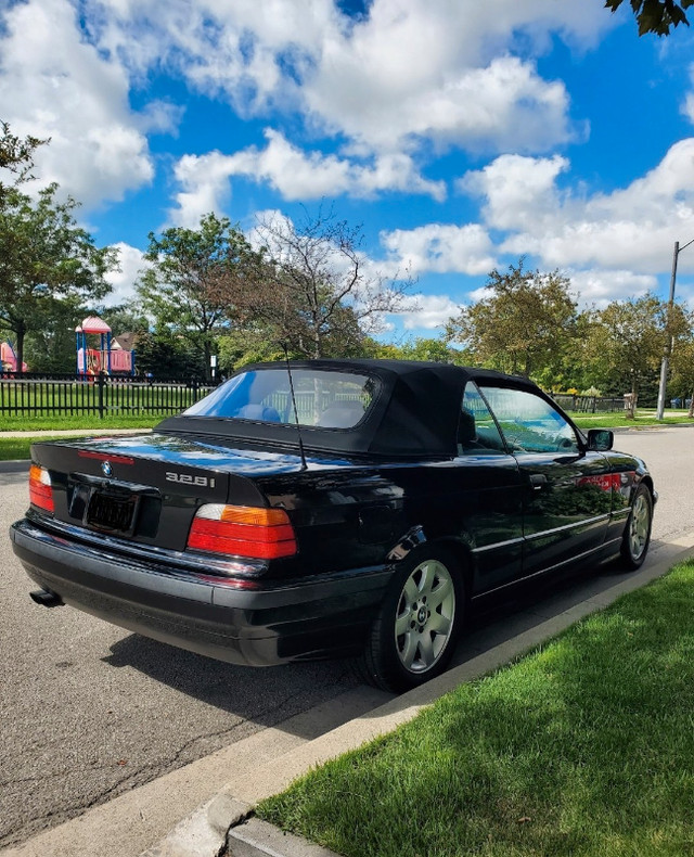 Black 1999 BMW 328I E36 convertible Ultimate driving machine in Classic Cars in Mississauga / Peel Region - Image 3