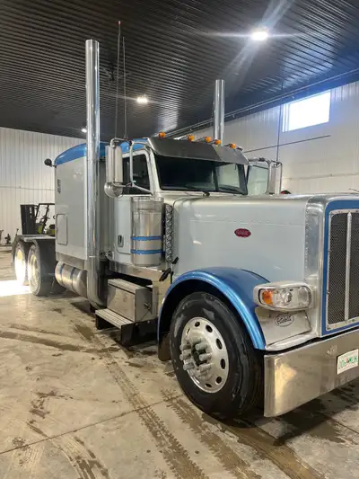 2014 Peterbilt 389 with 550 isx new injectors lots of new parts mint condition 18spd full lockers 3....