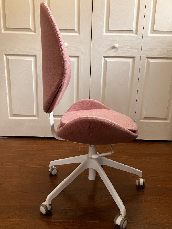 Pink office chair / desk chair in Chairs & Recliners in Kitchener / Waterloo - Image 2