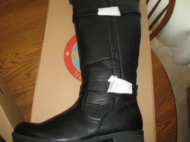 BREERA BANFF TRAIL BOOTS in Women's - Shoes in Norfolk County - Image 4