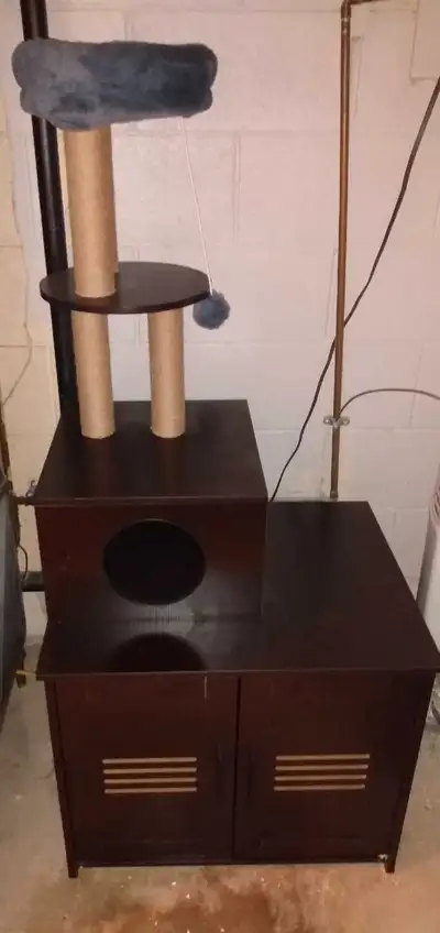 Cat Litter Enclosure *new*, View more