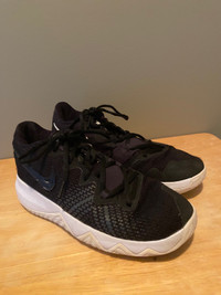Kyrie flytrap 1, size 6 youth