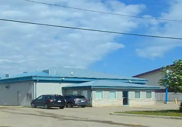 2-Bay Shop & Office - Incl. All Utils+ Parking + Lot Space in Commercial & Office Space for Rent in Red Deer - Image 5