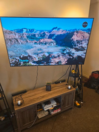 55" samsung Qled TV + wall mount + more