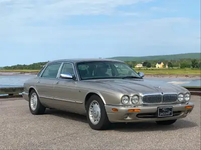 A very nice driving car. New MVI. Well maintained. Not winter driven. Car must be sold . Will consid...