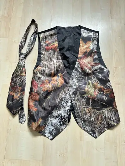 Camo Vest & Tie Sz M/L, View more