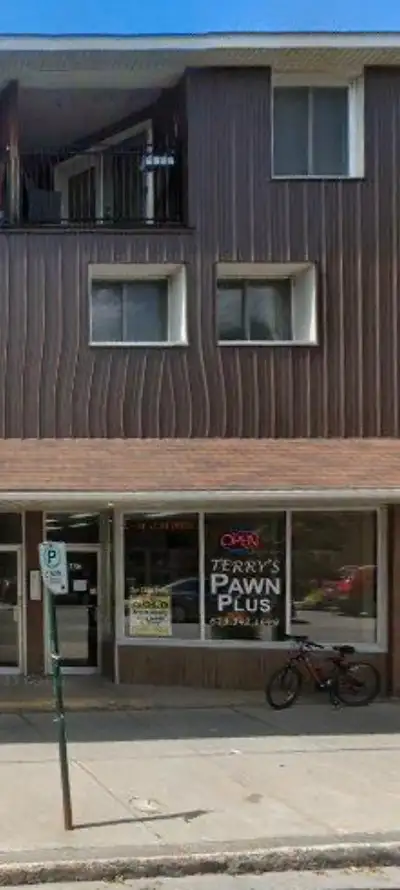 This commercial building is available for rent and offers a fantastic opportunity for businesses see...