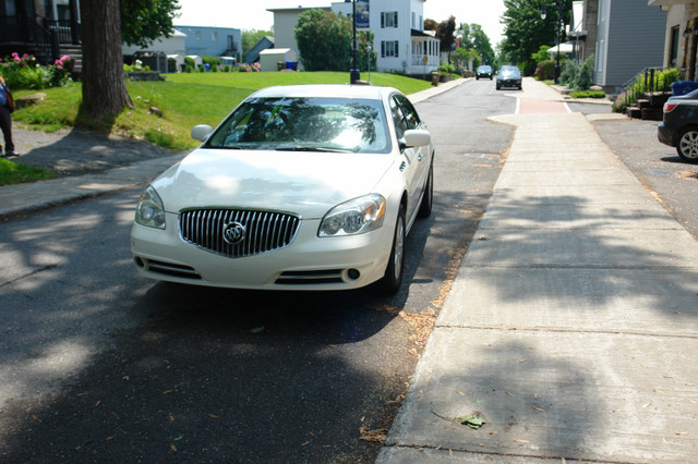 Buick Lucerne 2011 dans Autos et camions  à Longueuil/Rive Sud - Image 2