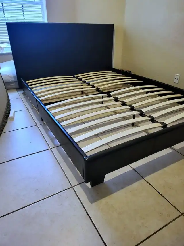Queen Size bed in Beds & Mattresses in City of Montréal - Image 2