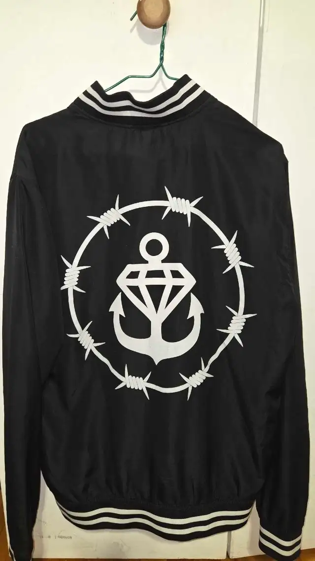 Stay sick bomber jacket in Men's in Laval / North Shore - Image 3