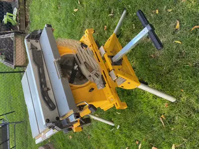 This DeWalt table saw is a powerful and reliable tool, perfect for all your woodworking projects. It...