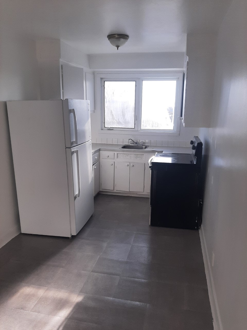 Lasalle Grand 4 ½ disponible pour septembre avec 1 mois gratuit! — photo 1