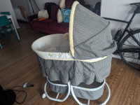 Baby crib (Carter's ) 