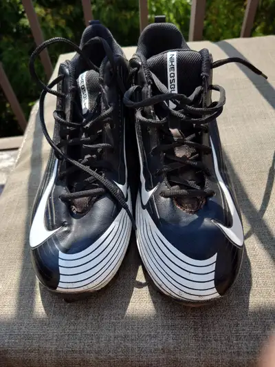 10.5 -Rawlings baseball cleats, View more