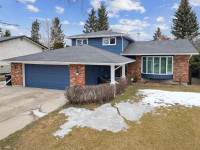 EXCEPTIONAL PROPERTY IN GREAT LOCATION BACKING ONTO GOLF COURSE!