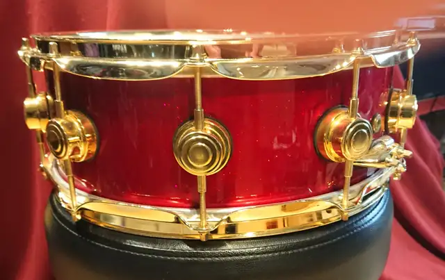 2002 DW JOHN CRAVIOTTO SIGNED SNARE DRUM - RARE- in Drums & Percussion in Windsor Region - Image 3