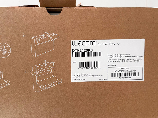 Wacom Cintiq Pro 24'' Pen and Touch in Monitors in Markham / York Region - Image 2