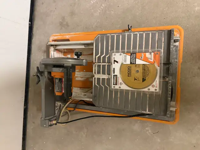 wet tile saw  in Power Tools in Markham / York Region - Image 2