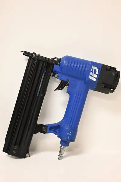 Campbell Hausfeld 18-gauge Brad Nailer Model NB004006AV USED in working condition. Please see pictur...