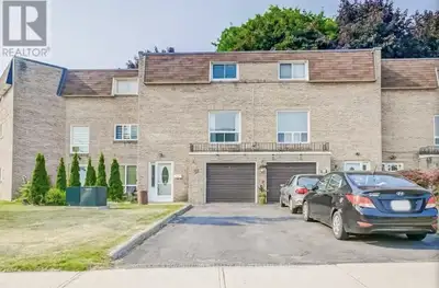 Very spacious rooms in a 3 floor townhouse house with more than 1800 sqft of space available from 1s...