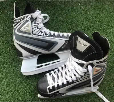 CCM Custom 01 Hockey Ice Skates Men's Size 6, View more