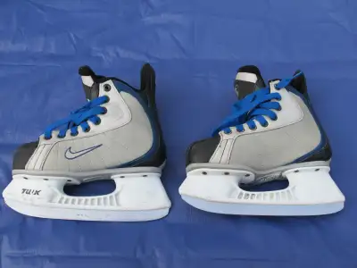 Nike Quest v2 Hockey Skates Boys Size 1 EE US Excellent Plus, View more