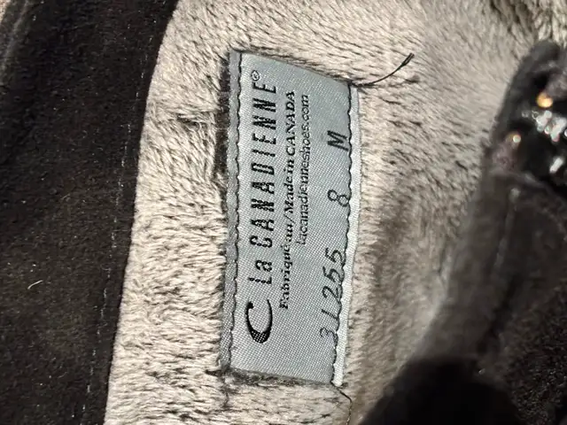 Wedge suede WATERPROOF boots in Women's - Shoes in City of Toronto - Image 3