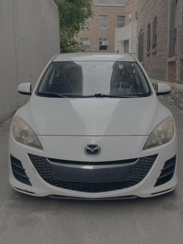 $2150  Mazda 3 2010555661501347276803