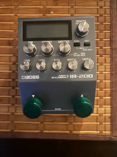 Boss IR 200  amp cab modelling pedal , View more