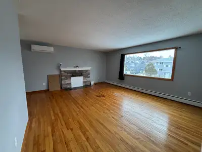 Nestwell Property Management is pleased to offer this spacious 2-bedroom, 1-bathroom top-floor apart...