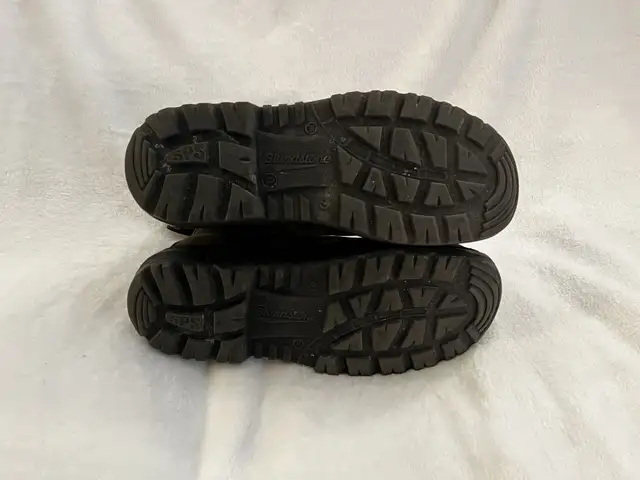 Blundstone work boots size 8 Au (size 9 Can) 2 pairs in Men's Shoes in Oshawa / Durham Region - Image 5