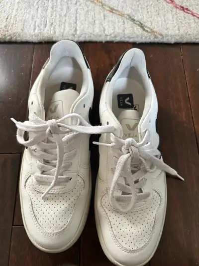 veja women’s sneakers size 7 , View more