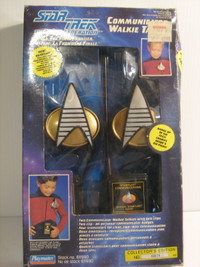 STAR TREK THE NEXT GENERATION COMMUNICATOR WALKIE TALKIES