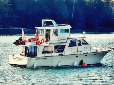 Fully equipped and ready to fish or cruise. Rods Reels Nets Downriggers. 3 state rooms 2 bathrooms....