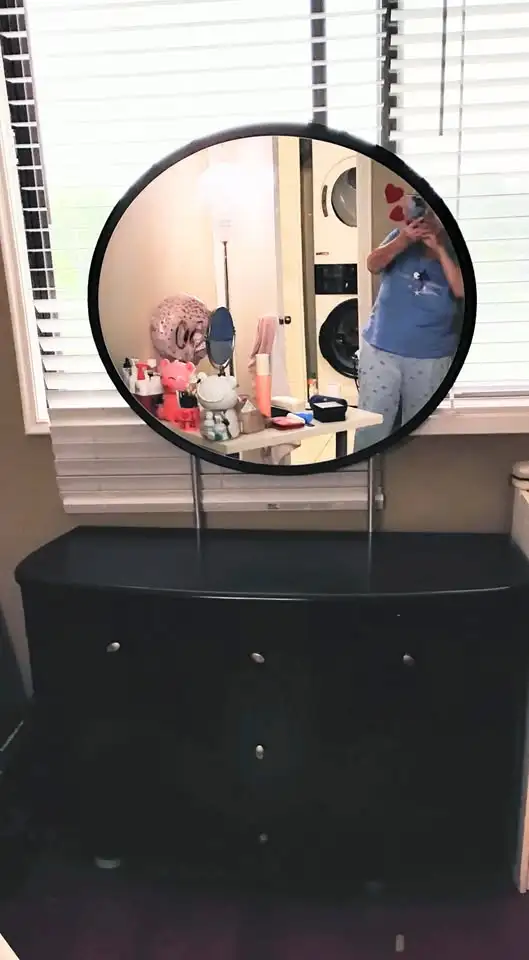 Dresser with mirror - solid wood in Dressers & Wardrobes in Mississauga / Peel Region - Image 2