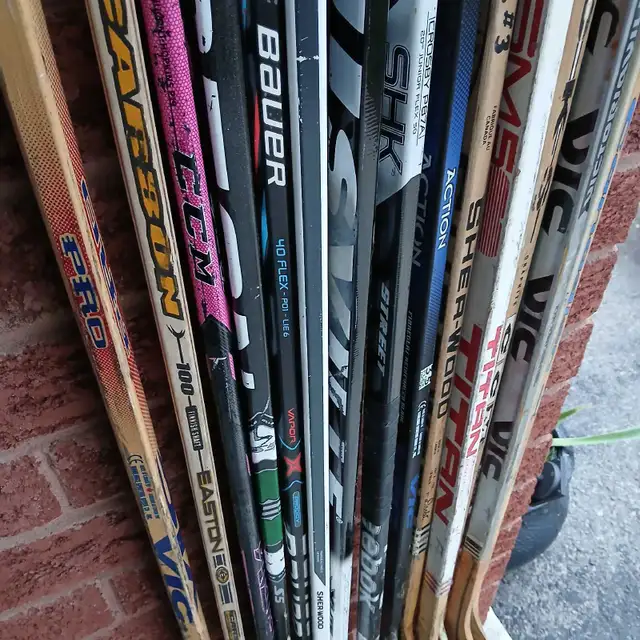 Various Size Hockey Sticks in Hockey in City of Toronto - Image 4